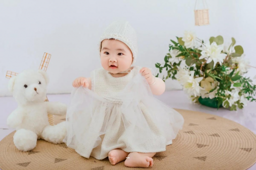 西双版纳宝宝几个月抬头